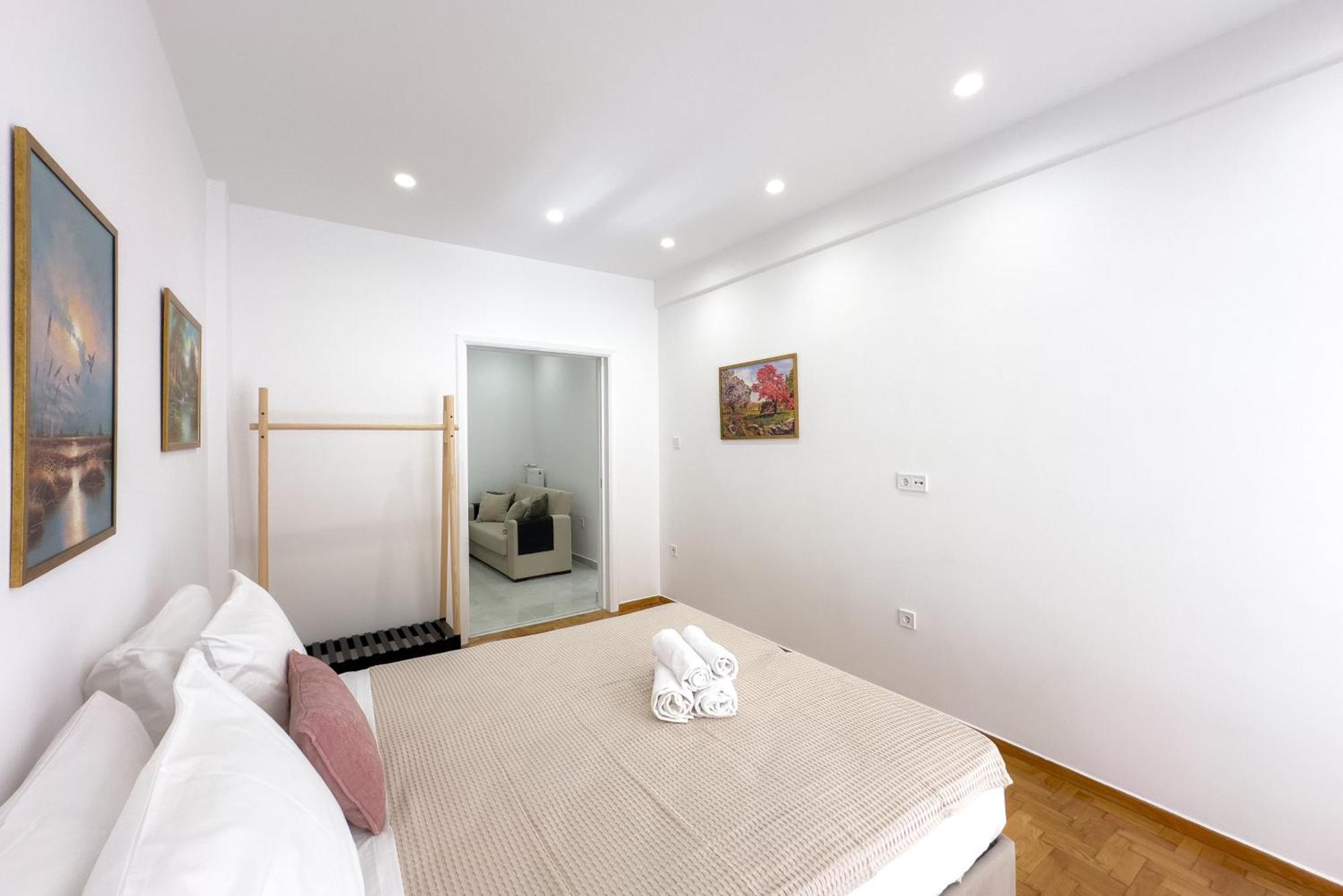 Eclectic Moonstone Apartment In Athén Kültér fotó